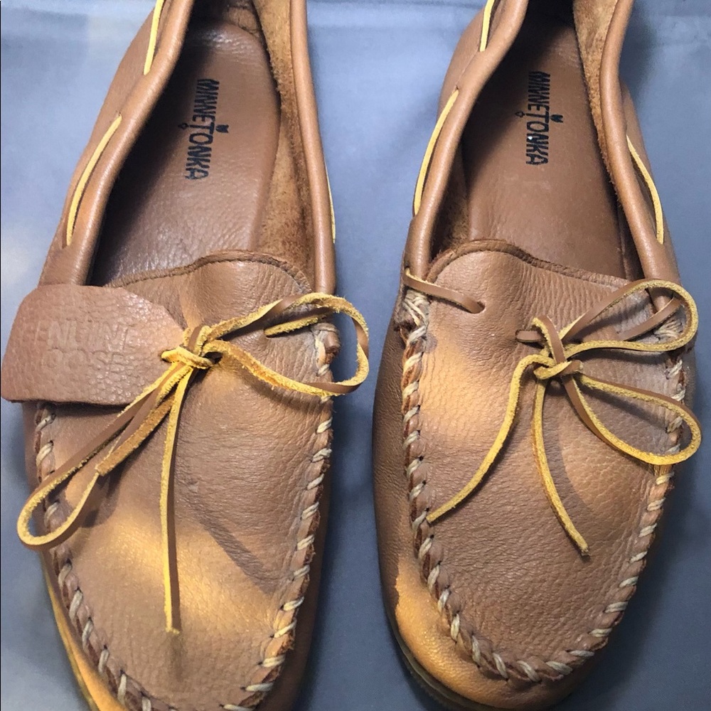 Cozy lovingly used Minnetonka men’s size 15 loafer